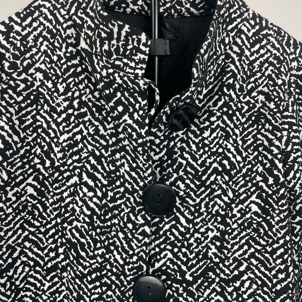 JM‎ Collection Med Black and White Swing Jacket